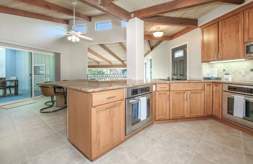 Watsonville House | Tranquil Modern 4-bedroom Beach House with WiFi in Santa Cruz County