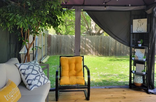 Denton Apartment | Tranquil Oasis close to TWU & UNT Modern 1 Bedroom Private Apartment