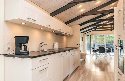 Hals House | Tranquil Oasis near Golf Course-By Traum