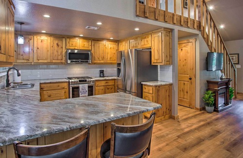 Palo Pinto House | Tranquil Palo Pinto Home w/ Deck + Boat Dock!