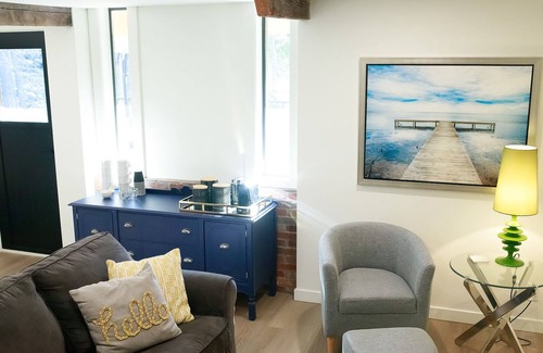 Central Okanagan House | Tranquil Pines 2 BR Guest Suite - Ebikes/scooters & EV Plugin