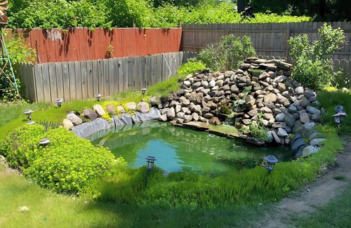 Conneaut Lakeshore Cottage | Tranquil Pondside Escape -Possible 8- with Air Mattress