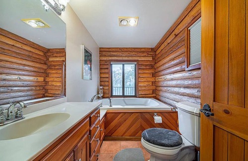 Eagle Point Cabin | Tranquil, private retreat with stunning views yet close to everything.
