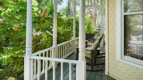 Clifton Apartment | Tranquil Retreat amidst Clifton & Crescent Hill's Vibrant Energy