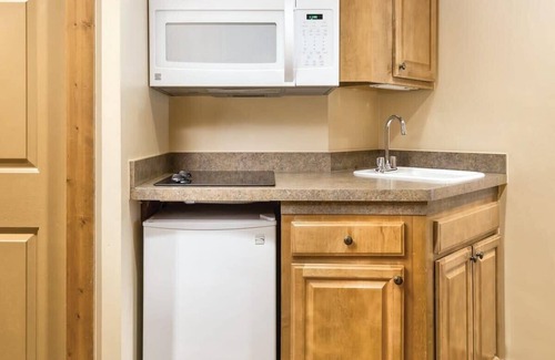 Hanover Condo | Tranquil Retreat: Cozy 1BR Suite @ Wyndham Galena