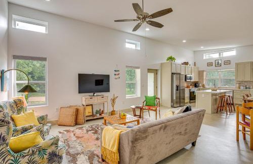 Log Cabin House | Tranquil Retreat Half-Mi to Cedar Creek Reservoir