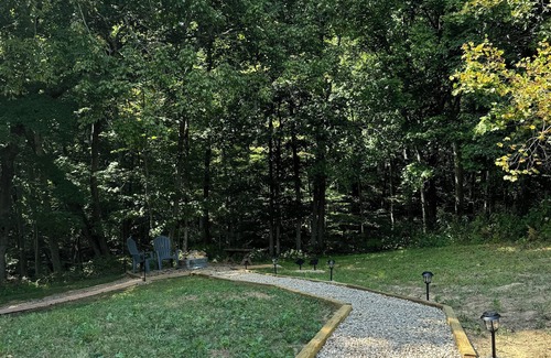 McArthur Cabin | Tranquil retreat nestled in the breathtaking landscape of Hocking Hills.