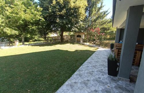 Hadzici Villa | Tranquil Retreat - "Villa Green Oasis"