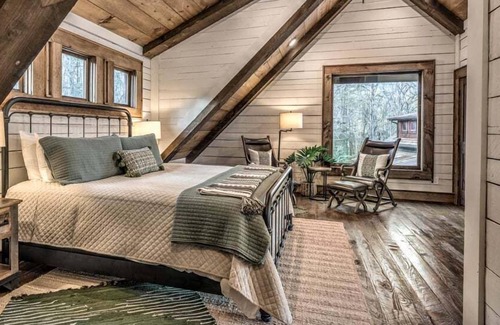 Cashes Valley Cabin | Tranquil Rose - Waterfront | Private Pool with Spa | Modern Luxury