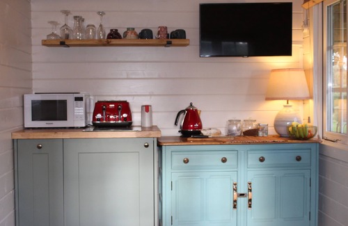 Woolstone Cabin | Tranquil setting at the foot of White Horse Hill, The Downs & The Ridgeway Pathn