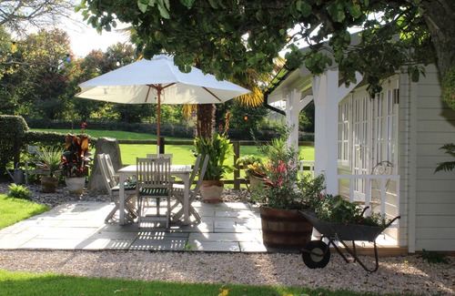Woolstone Cabin | Tranquil setting at the foot of White Horse Hill, The Downs & The Ridgeway Pathn