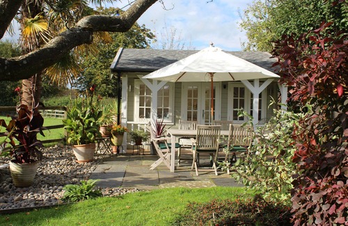 Woolstone Cabin | Tranquil setting at the foot of White Horse Hill, The Downs & The Ridgeway Pathn