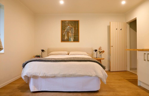 Furneaux Apartment | Tranquil space off nestled among native bush off Queen Charlotte Track