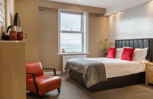 Westcliff-on-Sea Hotel | Tranquil Stay by the Sea Near Adventure Island & Local Hotspots
