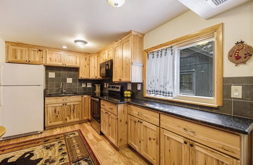 Larimer County House | Tranquil Stream Cabin; quaint Estes Park cabin!