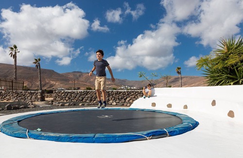 Tabayesco Cottage | Tranquil Studio: Eco Casita, Very Near Sandy Beach, Pool, Play Park, WIFI