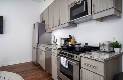 Avondale Apartment | Tranquil Studio Haven with Private Balcony! n