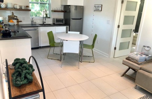 Coral Way Apartment | Tranquil studio with among gardens in vibrant Miami
