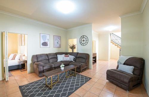Dubbo House | Tranquil Taylor - Two-Storey CBD Family Home, BBQ