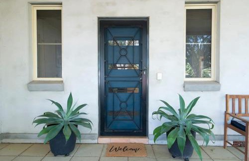 Dubbo House | Tranquil Taylor - Two-Storey CBD Family Home, BBQ
