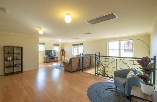 Dubbo House | Tranquil Taylor - Two-Storey CBD Family Home, BBQ