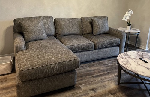 County Line Coalition Apartment | Tranquil Trendy 1br/1bth Lakefront Unit