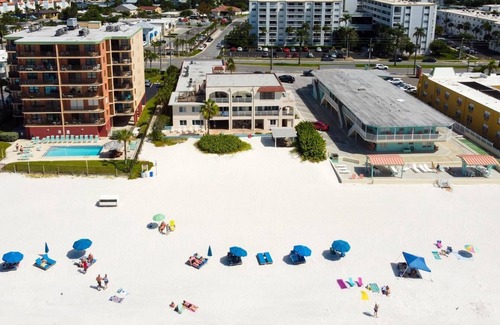 North Redington Beach Condo | Tranquil Retreat on the Beach