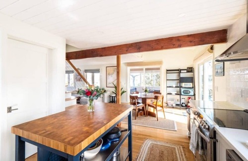 Marion House | Tranquil Views On Planting Island Cove
