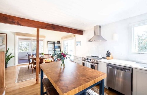 Marion House | Tranquil Views On Planting Island Cove