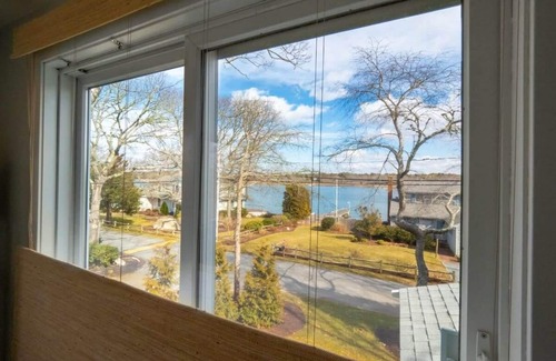 Marion House | Tranquil Views On Planting Island Cove