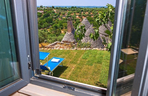 Cisternino Villa | Tranquil Villa in Apulia