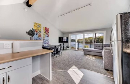 Milford Apartment | Tranquil Waterside Haven: 4BD Retreat near Bangor