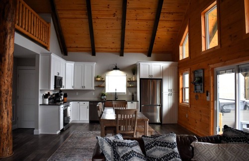 McArthur Cabin | Tranquility at Arrowhead Hill