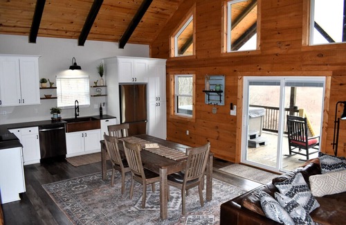 McArthur Cabin | Tranquility at Arrowhead Hill