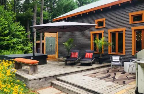 Rawdon Ski Chalet | Tranquility at the edge of the woods- Hot Tub
