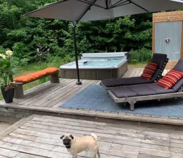 Rawdon Ski Chalet | Tranquility at the edge of the woods- Hot Tub