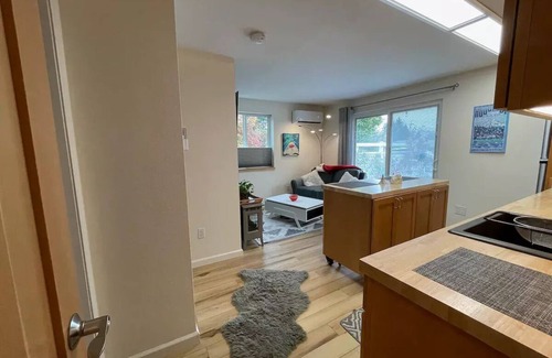 Hood River House | Tranquility Base: 1 BR 1 BA Hood River