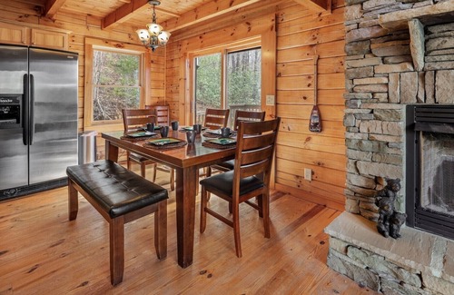 Stonecrest Cabin | Tranquility - Brand new hot tub, 3bd/3ba, pool table, river access, community lake