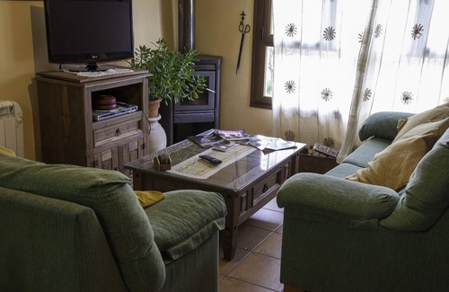Sotoserrano Cottage | Tranquility, friendship and good times.