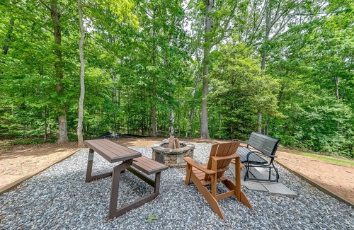 Cleveland House | Tranquility – Serene Cabin for Couples & Small Groups