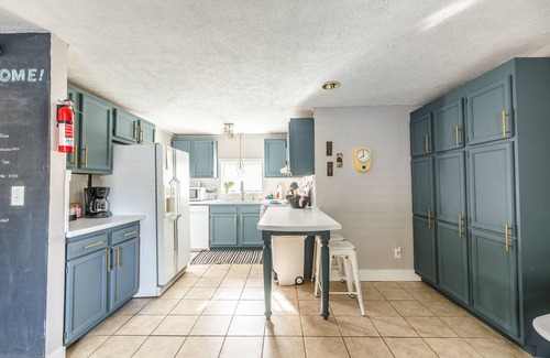 Woodfin Apartment | Tranquility Suite with Porch! Pet- Friendly!
