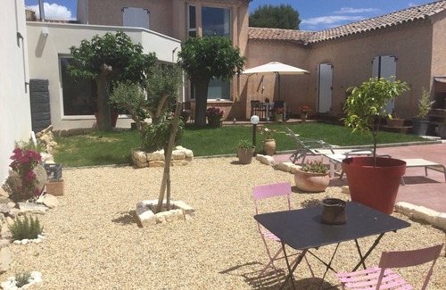 Saint-Drezery Villa | Tranquillity assured in this spacious and luminous villa