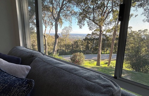 Lesmurdie House | Tranquillity in the heart of the Perth Hills.