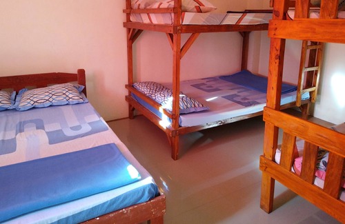 Baguio Apartment | Transient Apartment with Mountain View - 8 min to Burnham Park