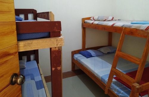Baguio Apartment | Transient Apartment with Mountain View - 8 min to Burnham Park