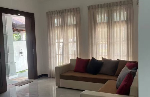 Seeduwa - Katunayake Bed & Breakfast | Transit Terminal at Colombo airport - Deluxe Room