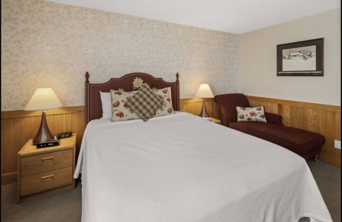 Moscow Ski Chalet | Trapp Family Chalet Feb 18-25, 2024. PRESIDENT'S WEEK - 2BR, 2BTH, Sleeps 6