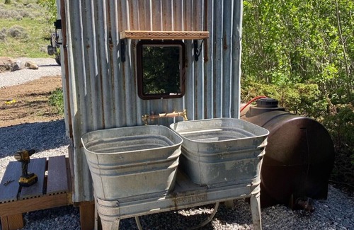 Ennis Cabin | Trapper's Cabin on Firetower ranch