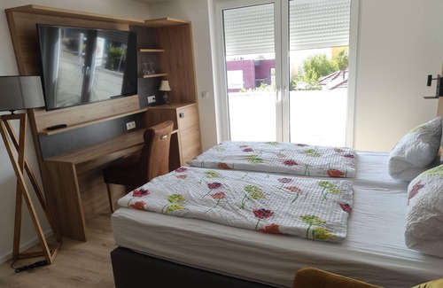 Kallstadt Cottage | Traube - Hotel - Restaurant - Double room, shower, WC, non-smoking