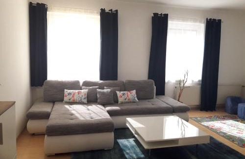 Linz Apartment | Traumapartment Pöstlingberg, reservierter Parkplatz, 4 Schlafzimmer